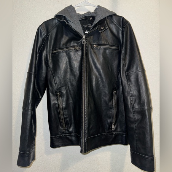 Guess Black and Gray Jacket - Picture 1 of 4